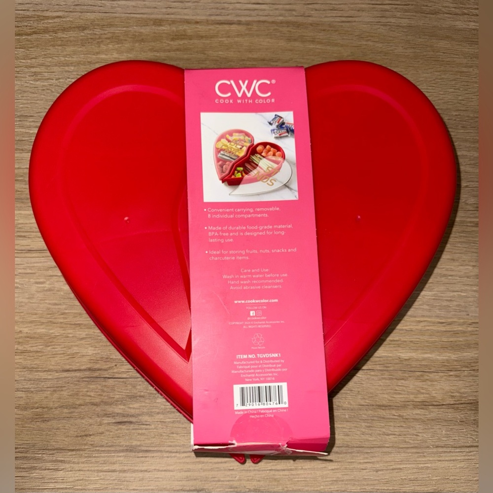 NWT CWC Heart-Shaped Snack Box - Red. - Picture 2 of 4